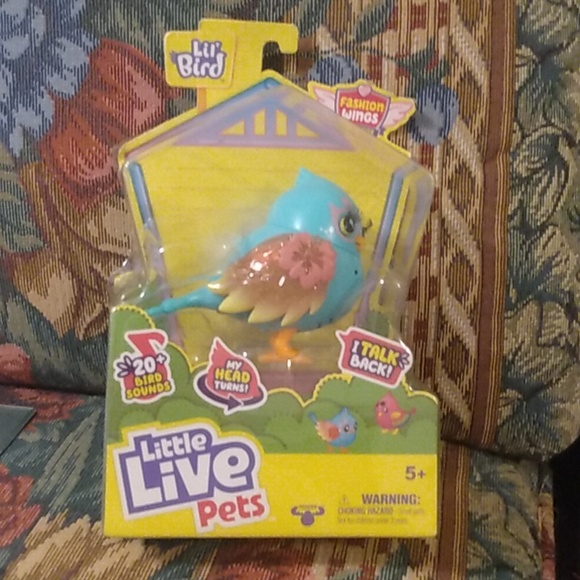 Little Live Pets Lil' Bird: Surfy Chirps Interactive Toy Bird 20 + Sounds - Picture 1 of 4